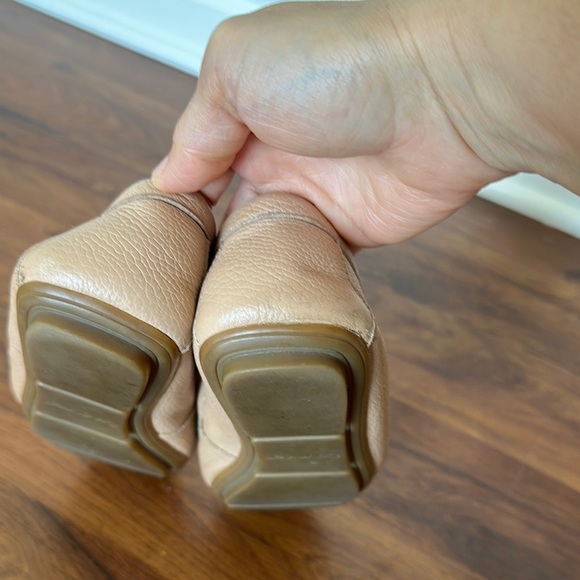 Calvin Klein Tan Flats Timeless Comfort - Picture 5 of 8